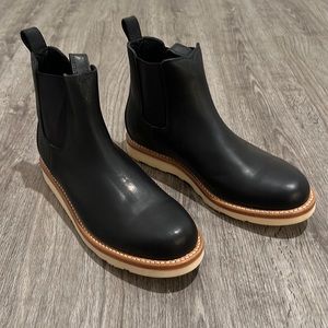 Rogue Territory Chelsea Black Oiled Leather Size 9 men’s boots.
